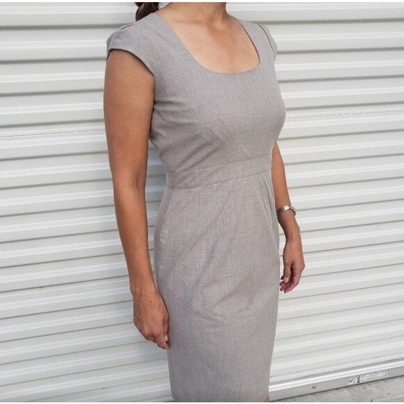 Gianni Bini Gray Sheath Dress Size 10 - Picture 12 of 12
